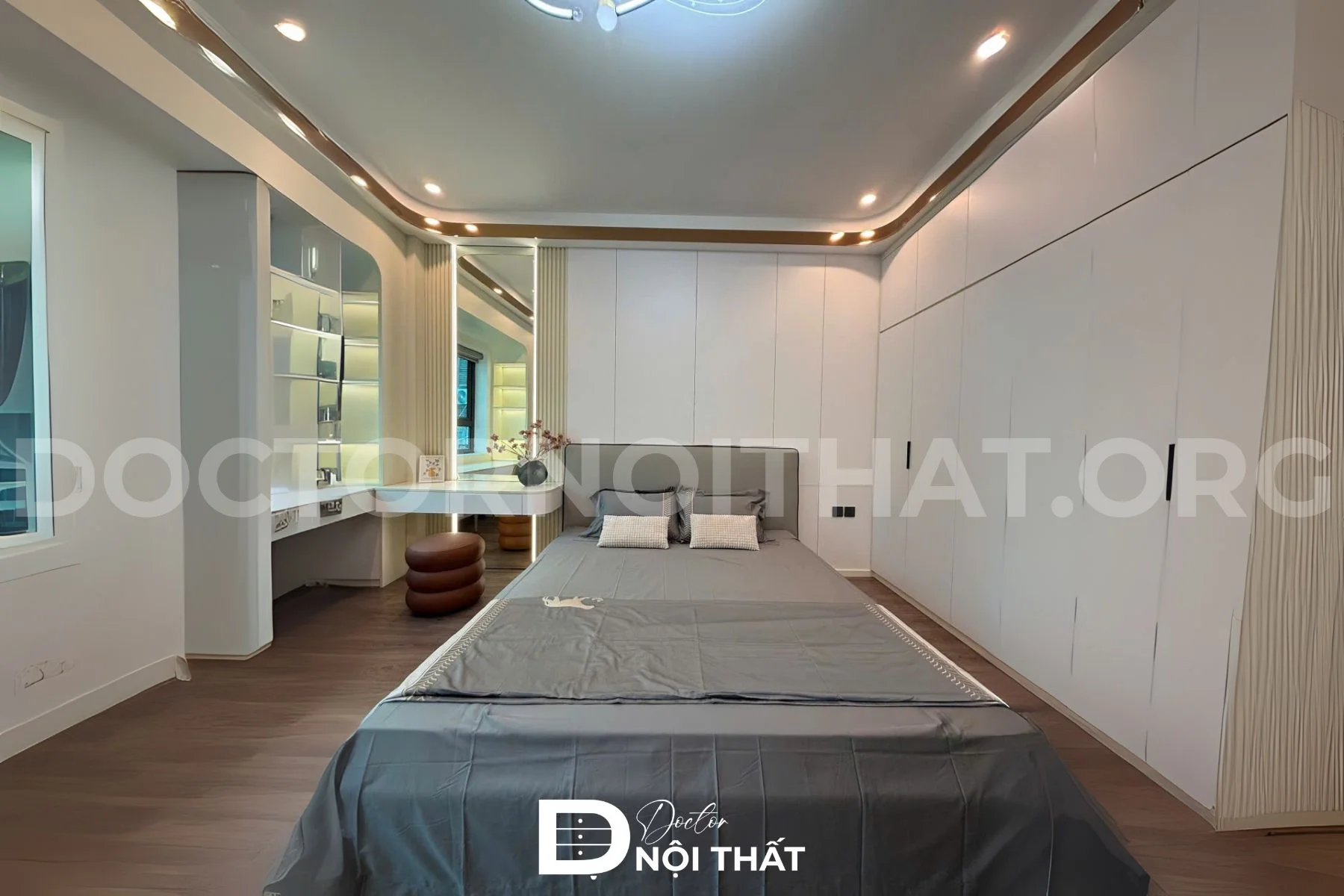 Phòng ngủ được Doctor Nội Thất thi công hệ đèn tủ led hiện đại